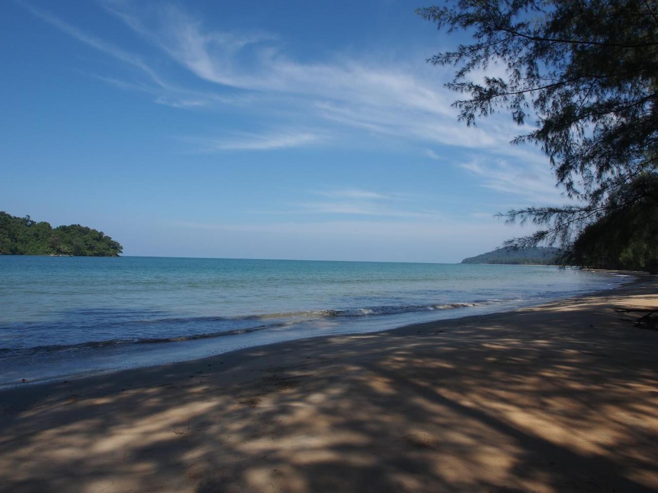 Hotel Sea Rounding Ko Phra Thong Esterno foto