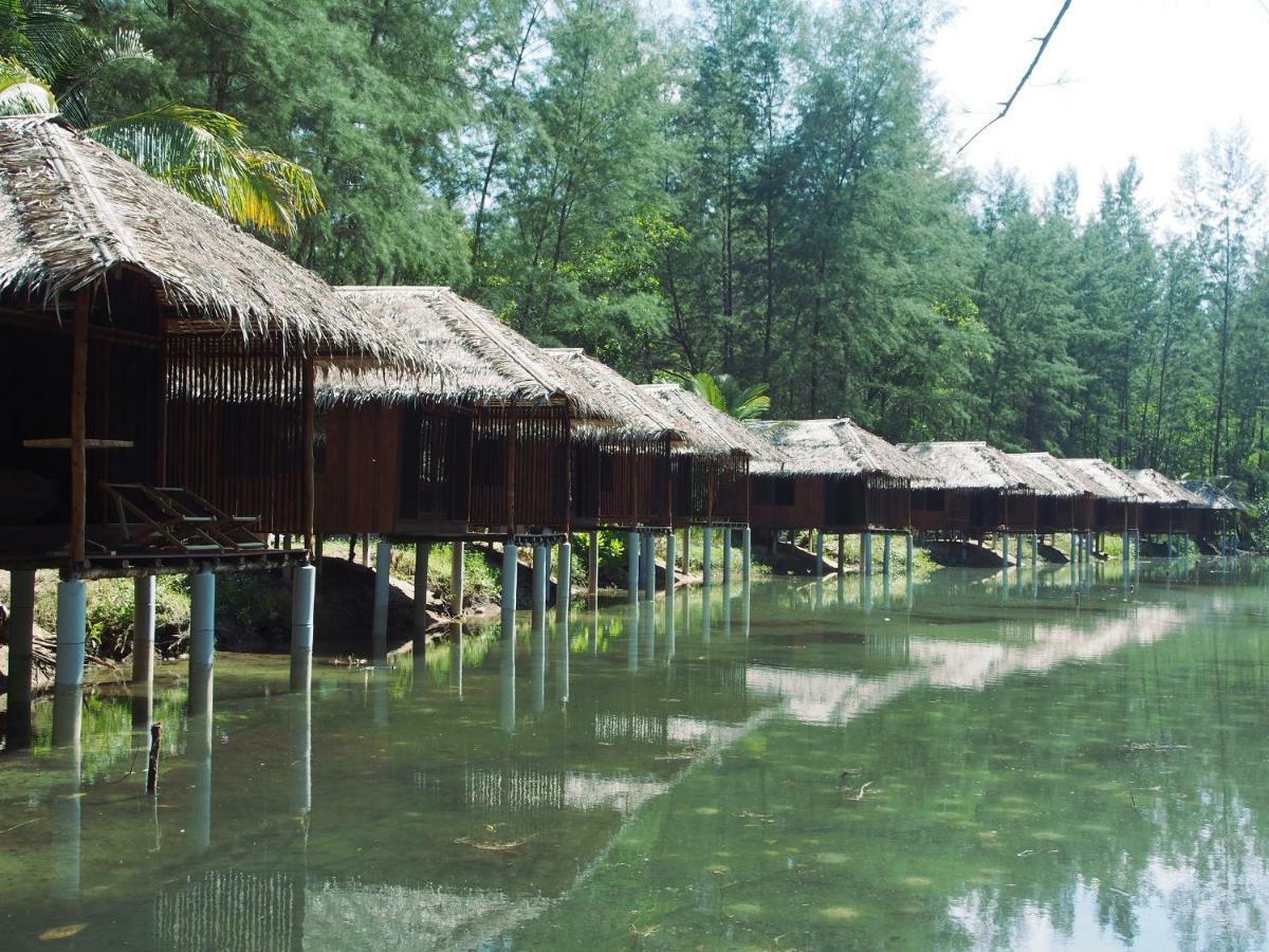 Hotel Sea Rounding Ko Phra Thong Esterno foto